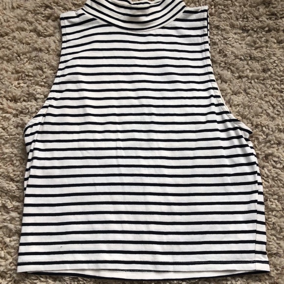 Crop Tank Bundle - Picture 2 of 3